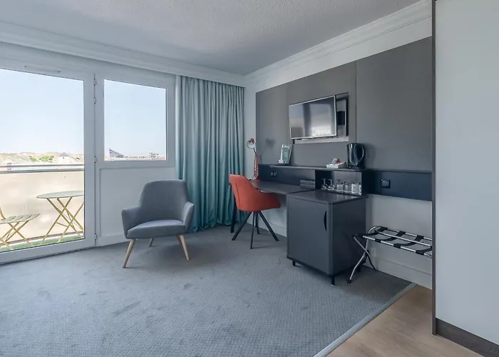 Holiday Inn Calais-Centre By Ihg